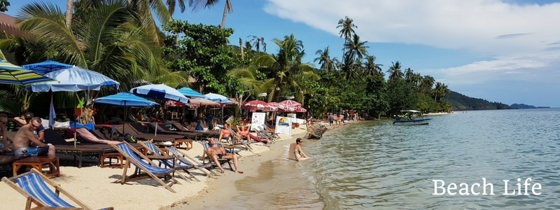 restaurants and tourists on Klong Kloi beach