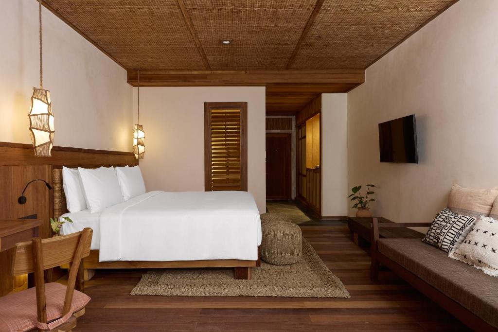 Room at Vignette Collection Dinso Resort & Villas Ko Chang by IHG